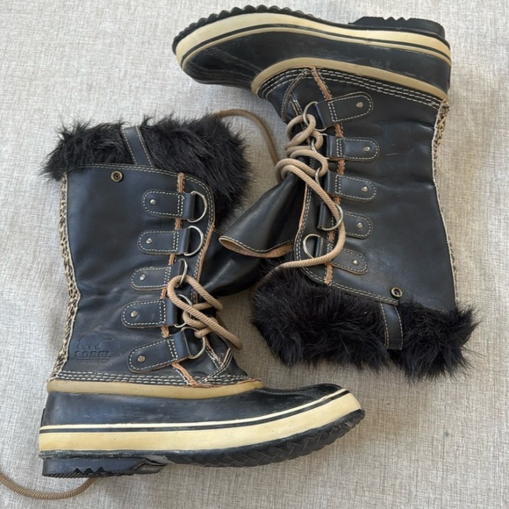 Sorel Black Winter Boots with Fur Trim and Leopard Print Accents